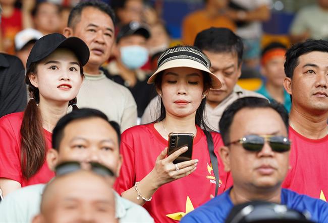 CĐV Việt Nam vất vả vào sân theo dõi SEA Games 32 5