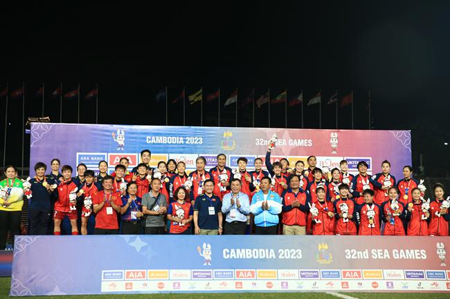 Tuyển nữ Việt Nam nhận thưởng khủng sau tấm HCV SEA Games 32 1